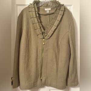 Tweeds Woman XL Sage Green Wool Full Zip Jacket with Ruffled Collar